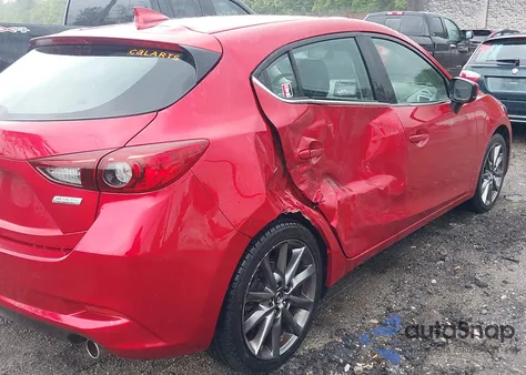 2018 Mazda Mazda3 Touring z USA, uszkodzony, nr VIN 3MZBN1L39JM262035